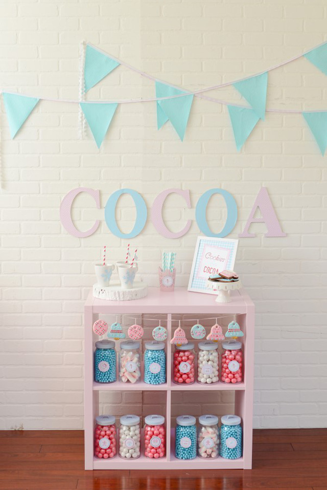 pink-and-blue-hot-cocoa-bar