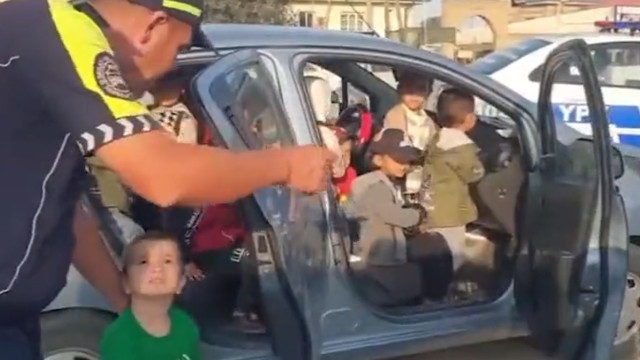 professora-leva-25-criancas-em-carro-para-escola-e-viraliza-uzbequistao