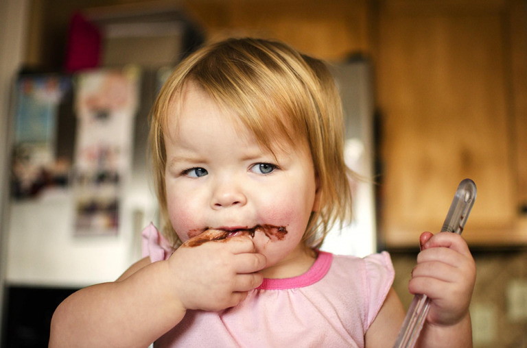 Comida Para Calar e Afagar? Crianças comendo emoções…