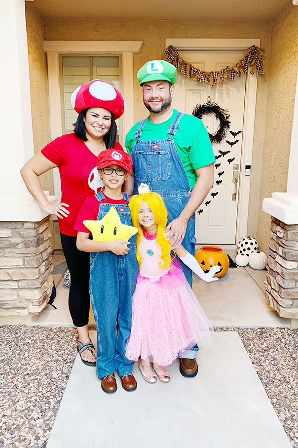 15 Ideias de Fantasias de Halloween em Família super Mario bros